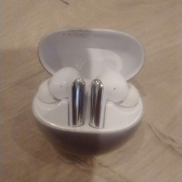 Monster N-Lite 203 Airlines wireless earbuds - Picture 4 of 6